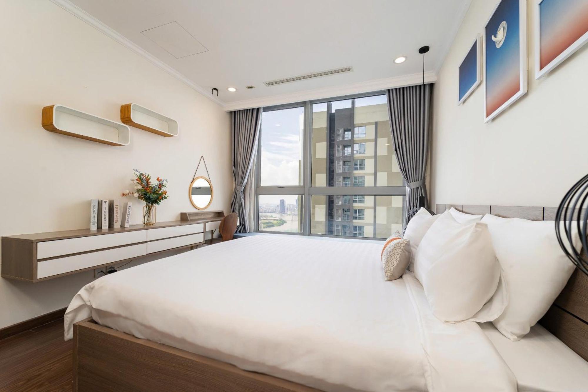 Elara Landmark Apartment