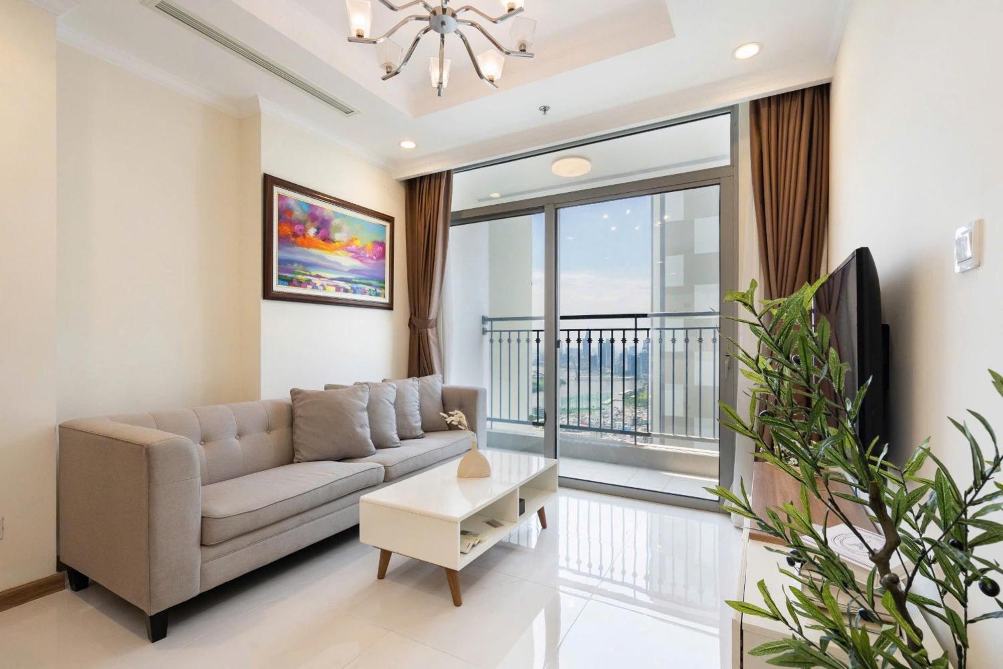 Elara Landmark *